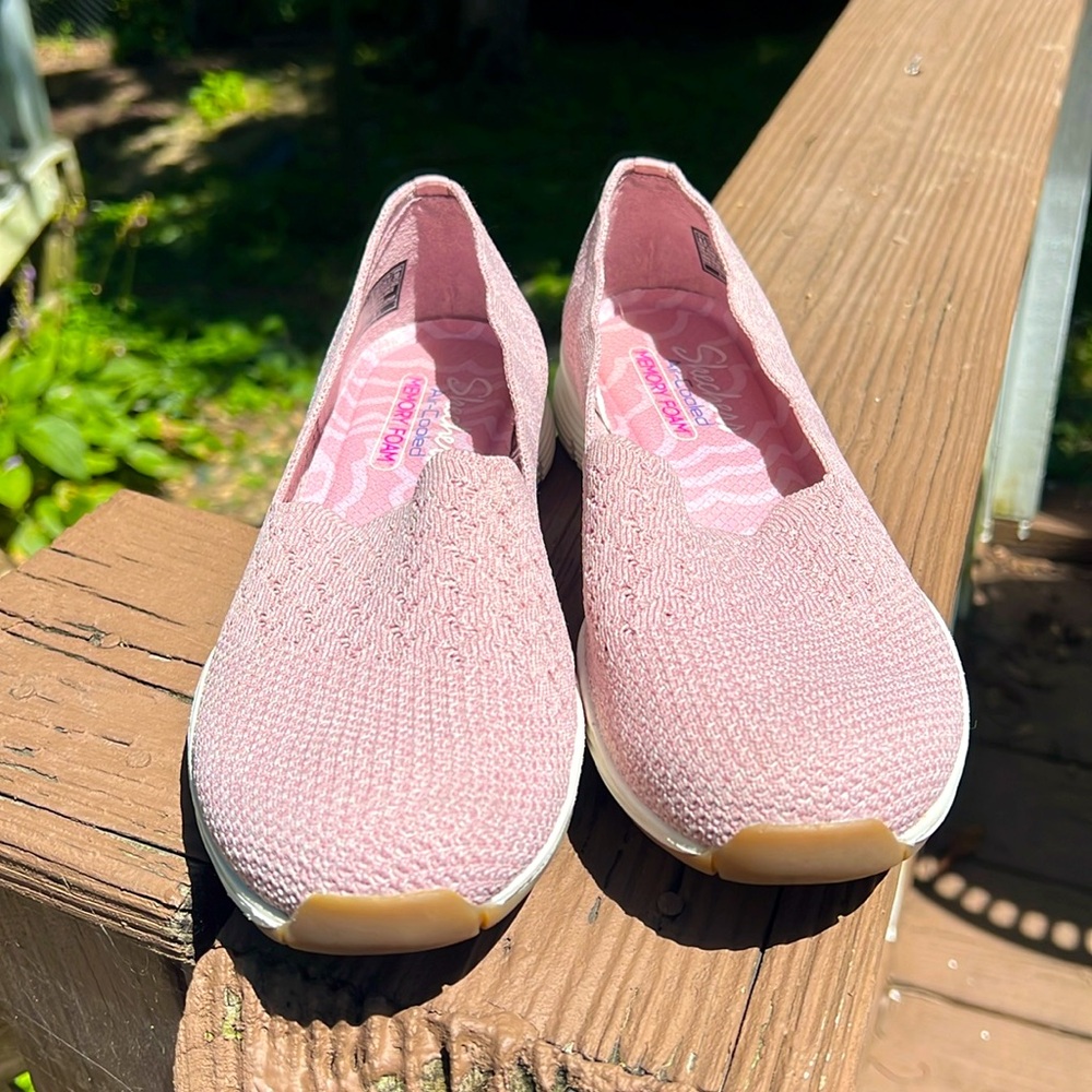 Sketchers dressy sneakers